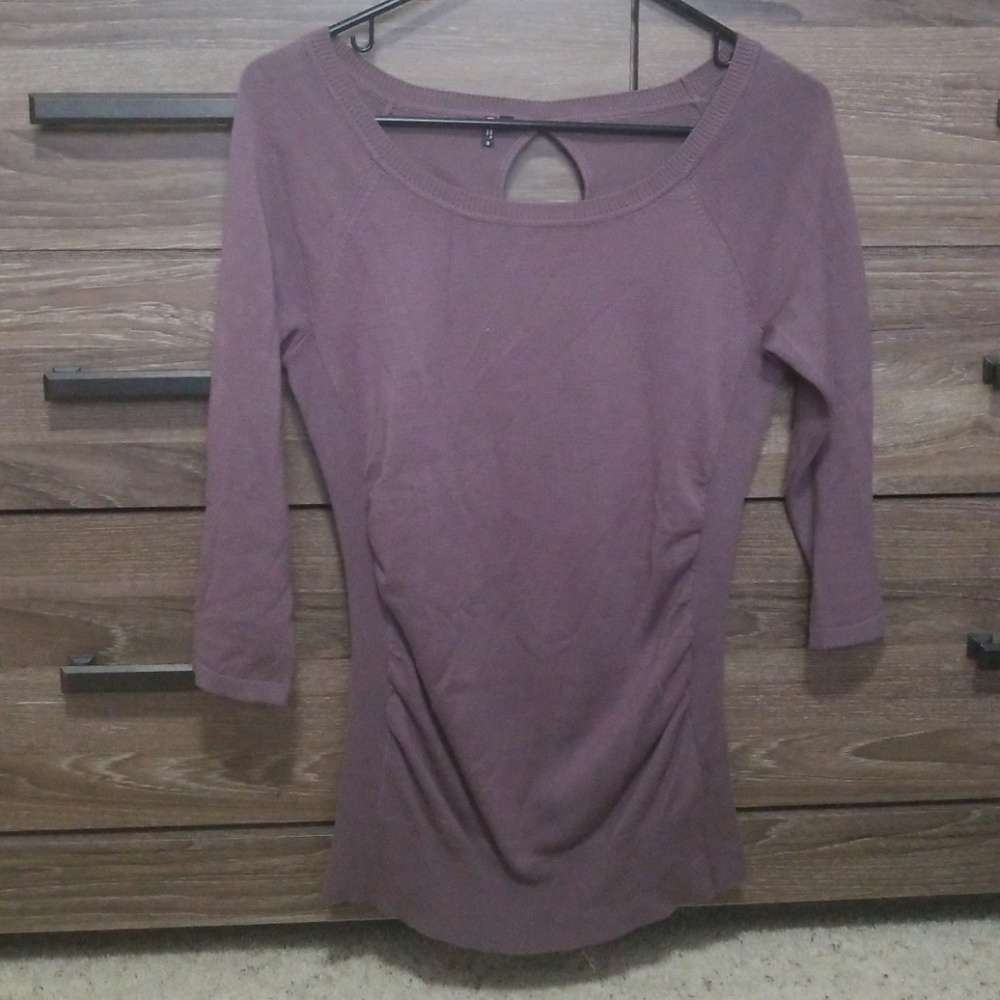 Dusty Mauve Sweater 🔥 All $10 items 2/$15!